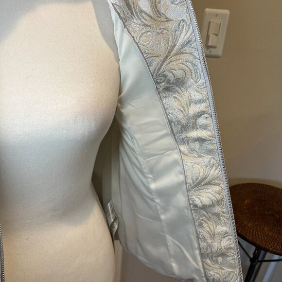 White House Black Market Jacquard Paisley Puffer Vest, Size Medium - Picture 12 of 14